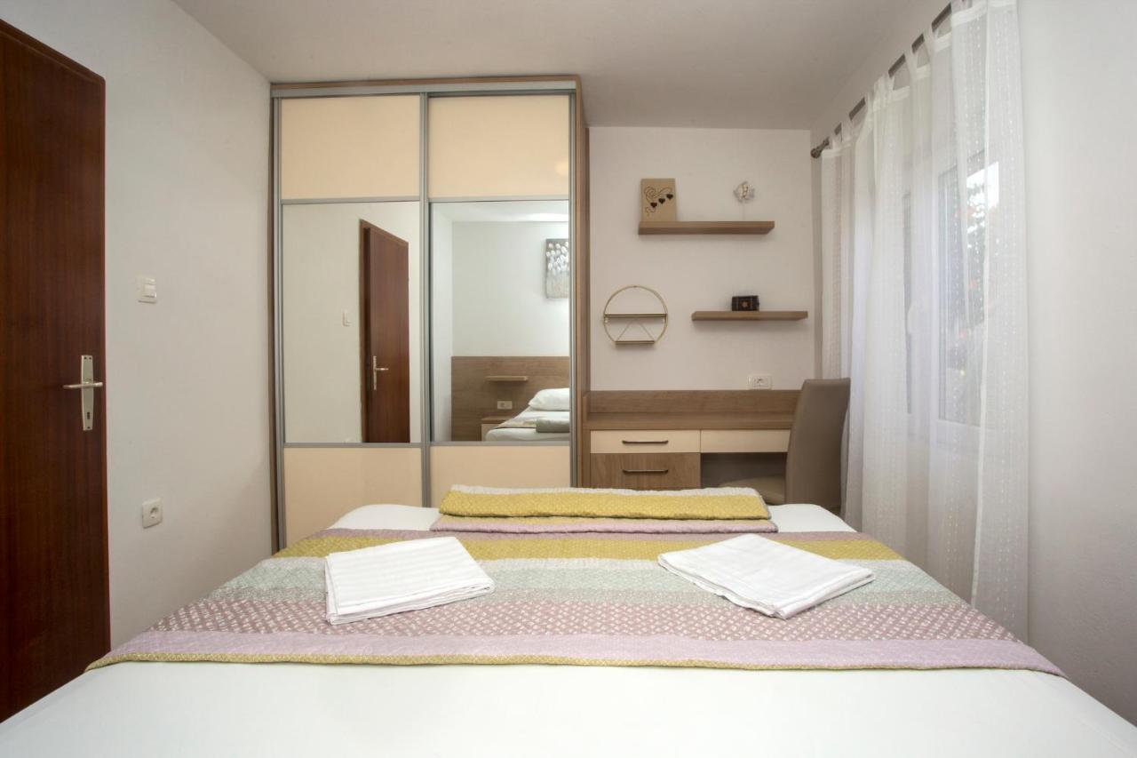 Apartments Lucija Ražanj Buitenkant foto