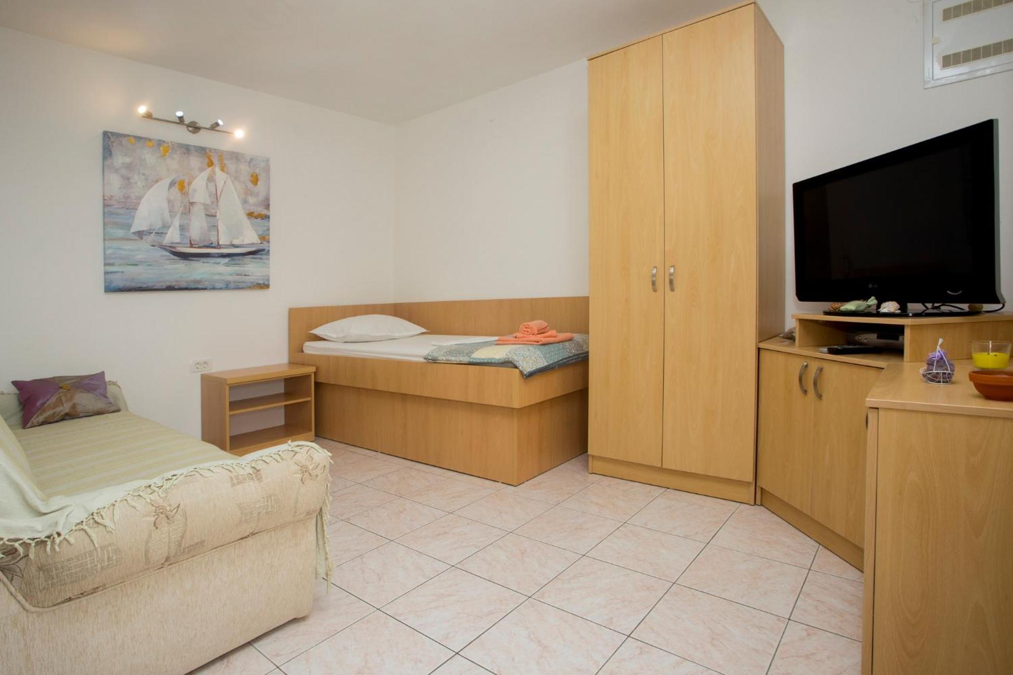 Apartments Lucija Ražanj Kamer foto